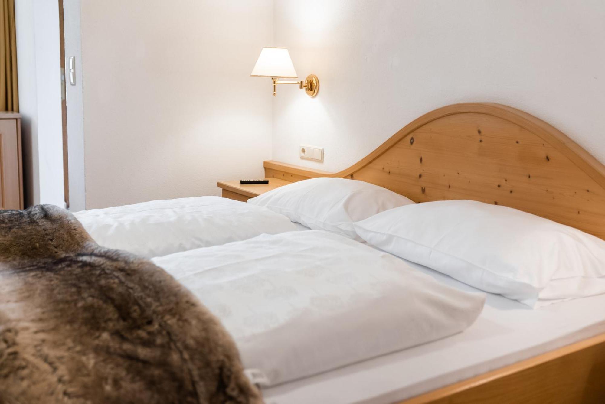 Helmhotel San Candido Room photo