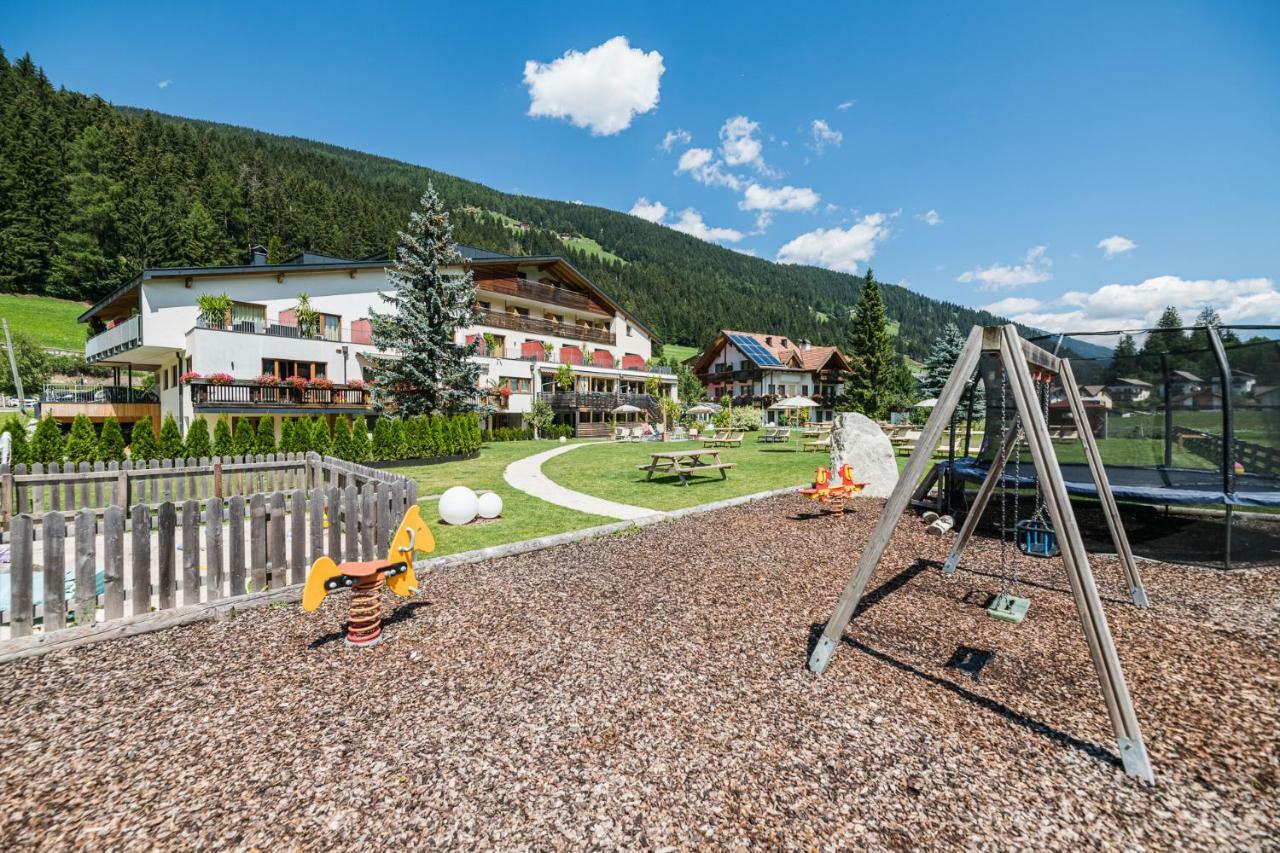 Helmhotel San Candido Exterior photo